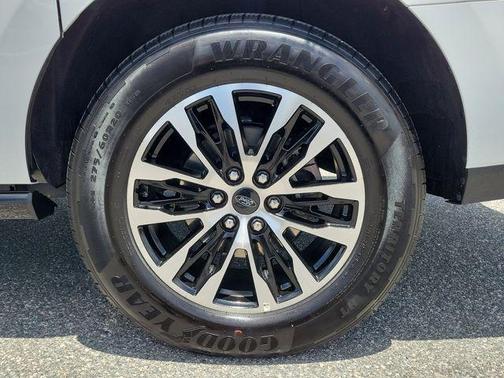 Oxford White 2025 Ford Expedition Max Platinum