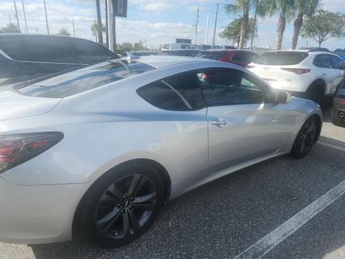 2011 Hyundai Genesis Coupe 3.8 Grand Touring