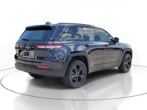 Midnight Sky 2024 Jeep Grand Cherokee Limited