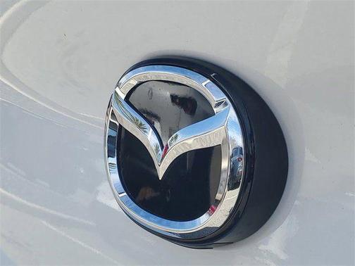 Snowflake White Pearl Mica 2026 Mazda Mazda3 FWD w/Preferred Package