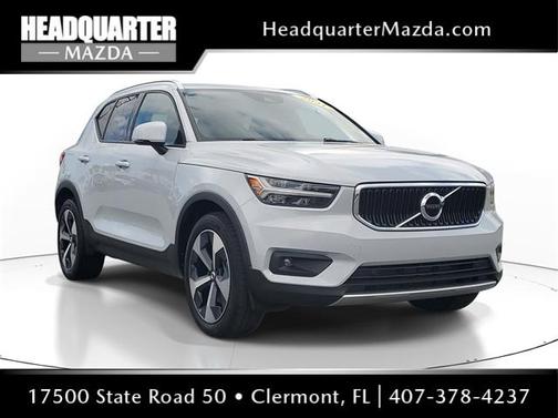 2021 Volvo XC40 T4 Momentum