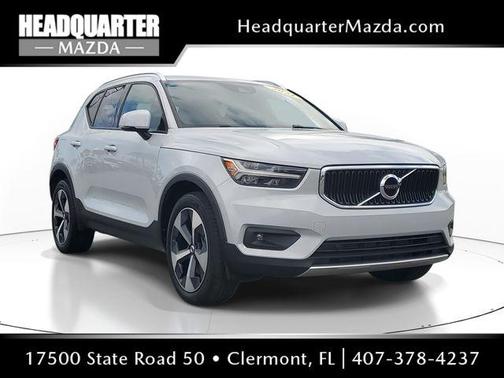 2021 Volvo XC40 T4 Momentum