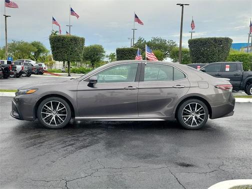 2023 Toyota Camry SE