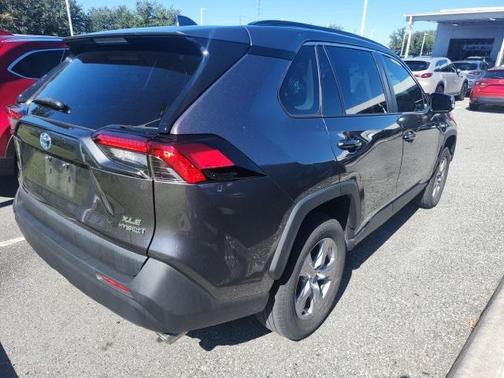 2022 Toyota RAV4 Hybrid XLE