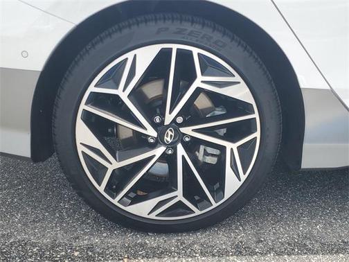 2025 Hyundai IONIQ 6 Limited