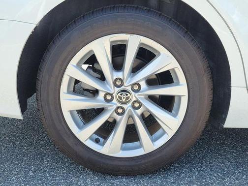 Ice Cap 2024 Toyota Camry LE