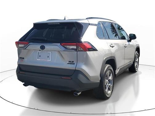 2022 Toyota RAV4 Hybrid XLE
