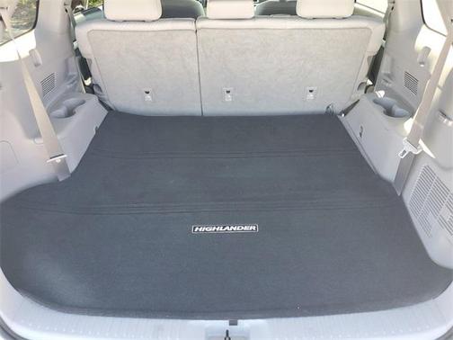 2019 Toyota Highlander LE I4