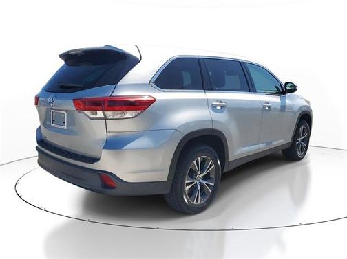 2019 Toyota Highlander LE I4