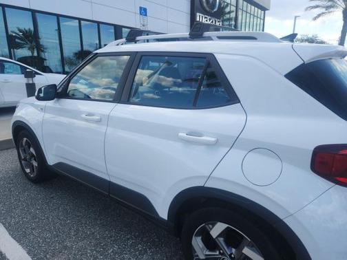 2021 Hyundai VENUE SEL