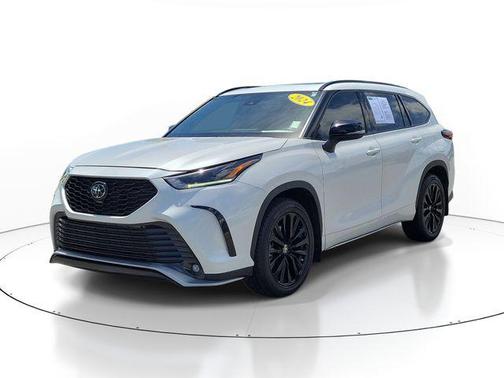 Wind Chill Pearl 2024 Toyota Highlander XSE