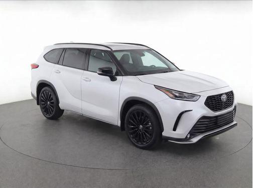Wind Chill Pearl 2024 Toyota Highlander XSE