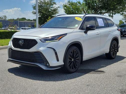 Wind Chill Pearl 2024 Toyota Highlander XSE