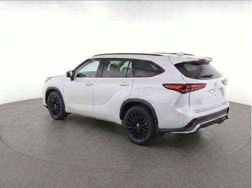 Wind Chill Pearl 2024 Toyota Highlander XSE