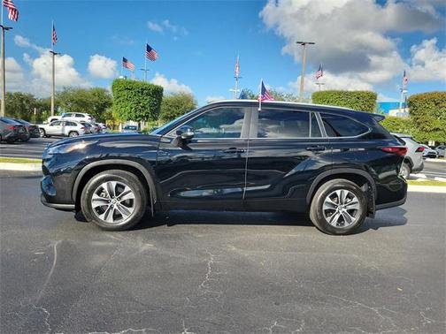 2024 Toyota Highlander XLE