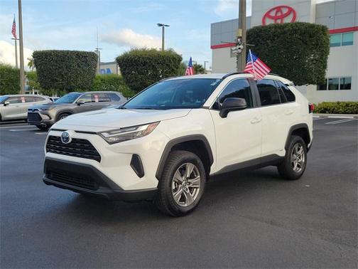 2024 Toyota RAV4 Hybrid SE