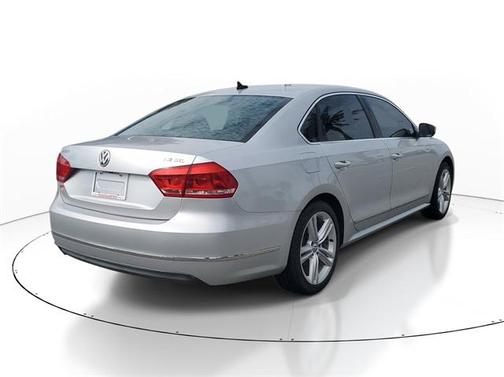 2014 Volkswagen Passat 1.8T Auto SEL Premium