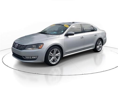2014 Volkswagen Passat 1.8T Auto SEL Premium