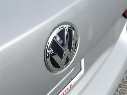 2014 Volkswagen Passat 1.8T Auto SEL Premium