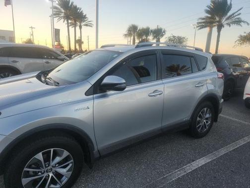 2016 Toyota RAV4 Hybrid XLE