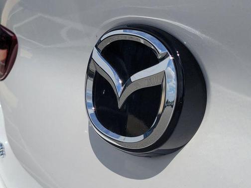 Snowflake White Pearl Mica 2026 Mazda Mazda3 FWD w/Preferred Package