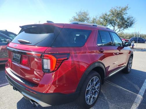 2025 Ford Explorer Platinum