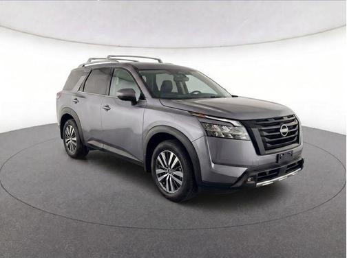 Gun Metallic 2023 Nissan Pathfinder SL FWD
