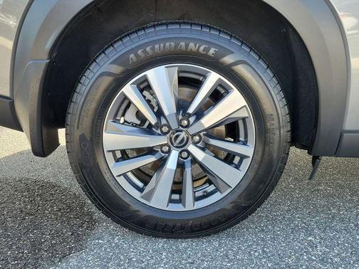 Gun Metallic 2023 Nissan Pathfinder SL FWD