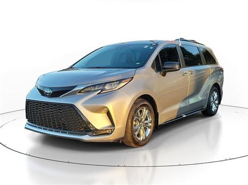 2023 Toyota Sienna XSE 7 Passenger