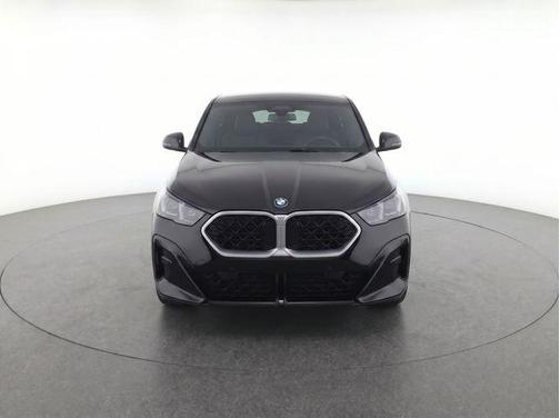 Black Sapphire Metallic 2025 BMW X2 xDrive28i
