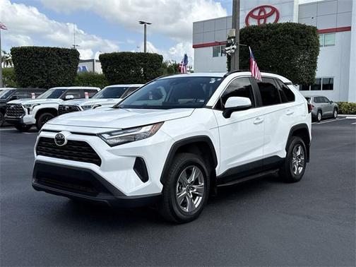 2023 Toyota RAV4 XLE