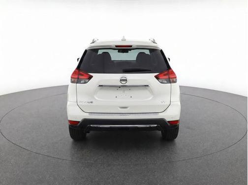 Pearl White 2018 Nissan Rogue SV