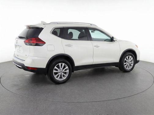 Pearl White 2018 Nissan Rogue SV