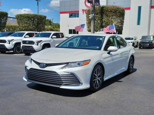 Wind Chill Pearl 2022 Toyota Camry XLE