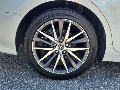 Wind Chill Pearl 2022 Toyota Camry XLE