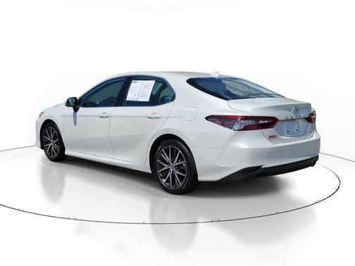 Wind Chill Pearl 2022 Toyota Camry XLE