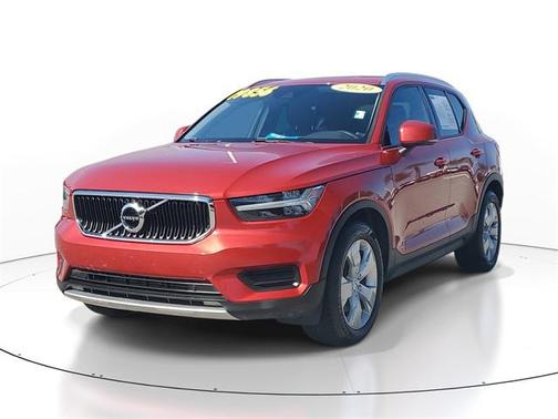 2020 Volvo XC40 T5 Momentum