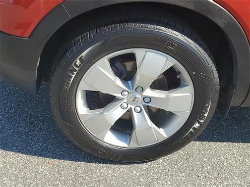 2020 Volvo XC40 T5 Momentum