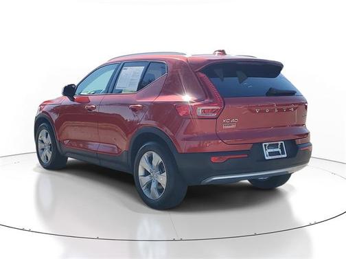 2020 Volvo XC40 T5 Momentum