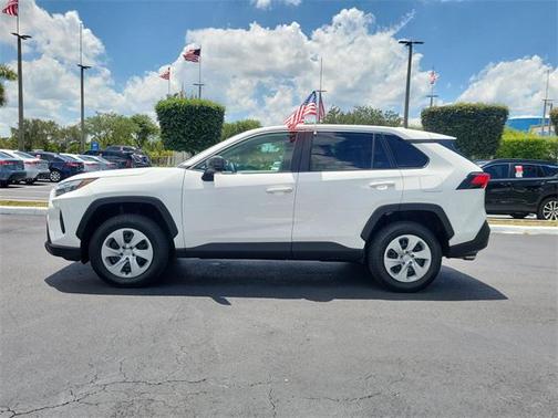 2024 Toyota RAV4 LE