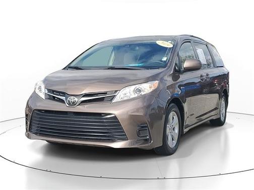 2019 Toyota Sienna LE