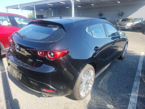 2023 Mazda Mazda3 FWD w/Premium Package