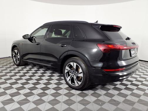 2021 Audi e-tron Premium