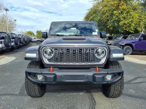 Granite Crystal Metallic Clearcoat 2026 Jeep Gladiator Mojave X