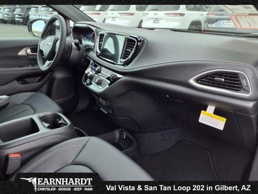 2025 Chrysler Pacifica Hybrid Select