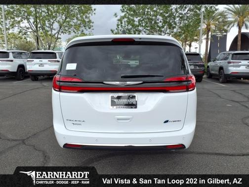 2025 Chrysler Pacifica Hybrid Select