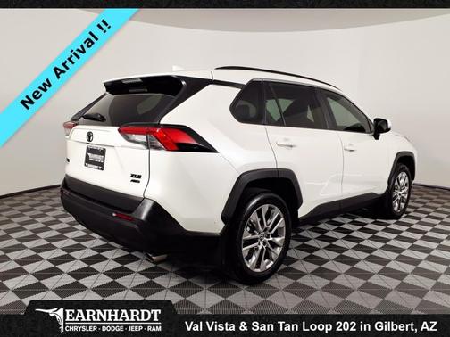 Blizzard Pearl 2021 Toyota RAV4 XLE Premium