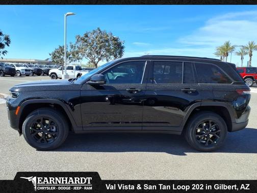 2026 Jeep Grand Cherokee Laredo Altitude