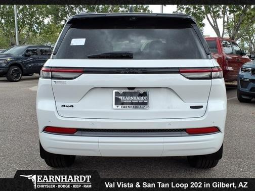 Bright White Clearcoat 2027 Jeep Grand Cherokee Summit
