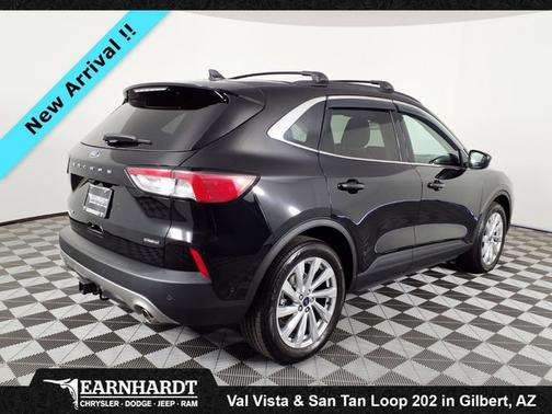 -Select- 2022 Ford Escape Titanium Hybrid